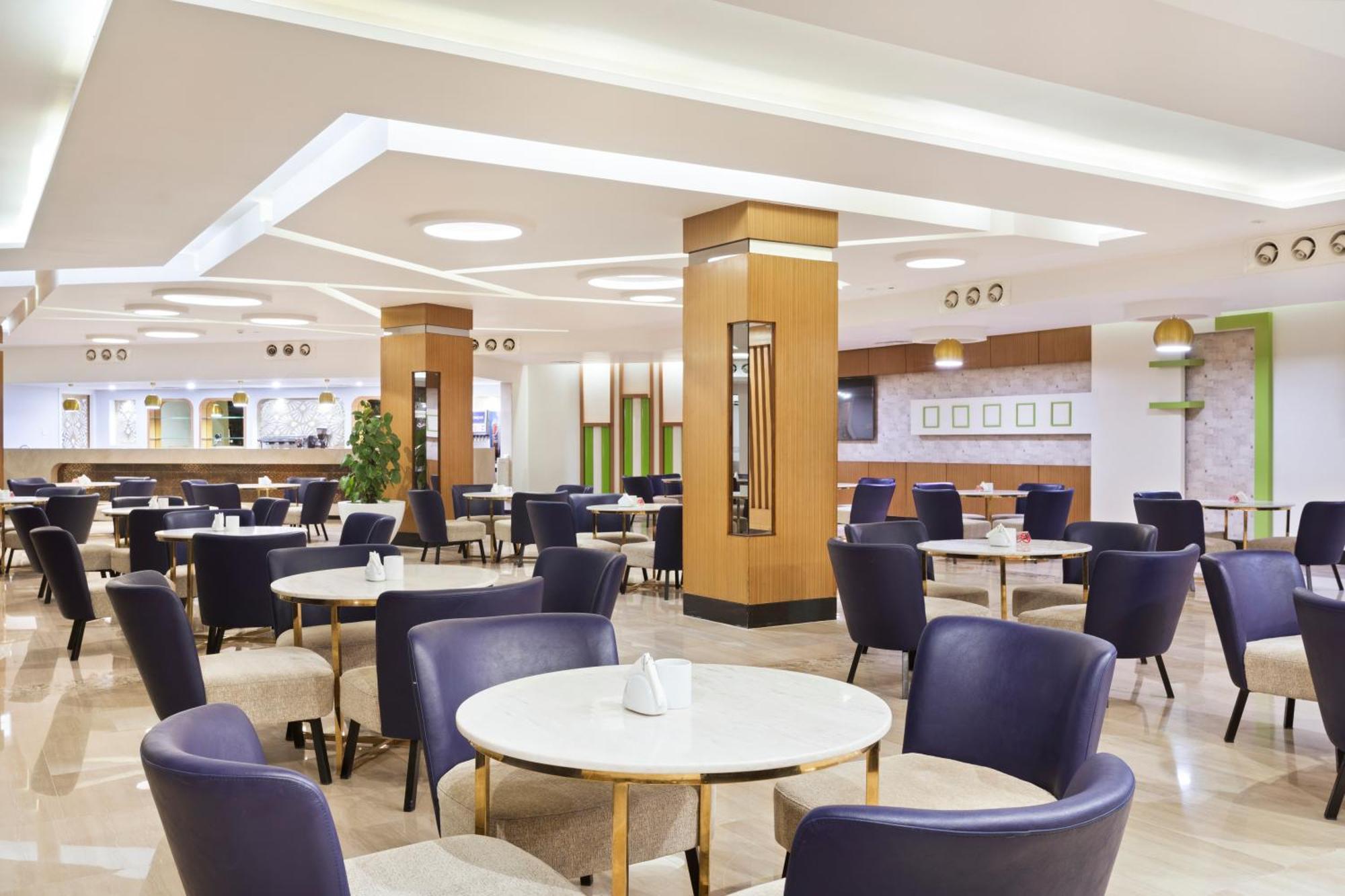 Beach Albatros Aqua Park - Hurghada Esterno foto The lounge at the airport